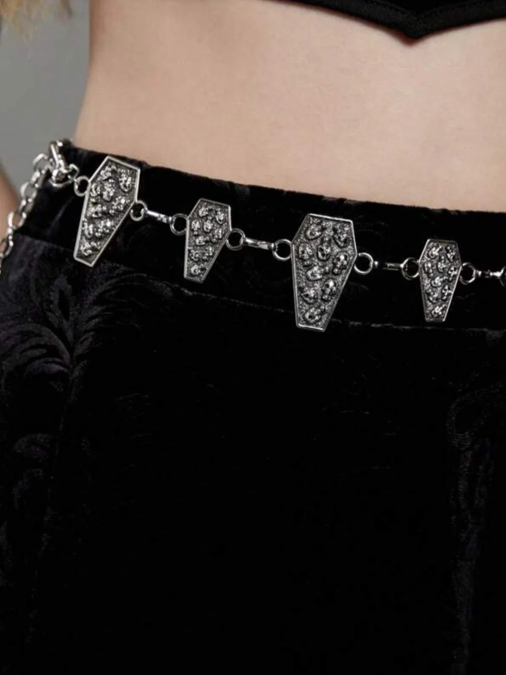 Silver Coffin and Skull Chain Belt MEW 🏷️